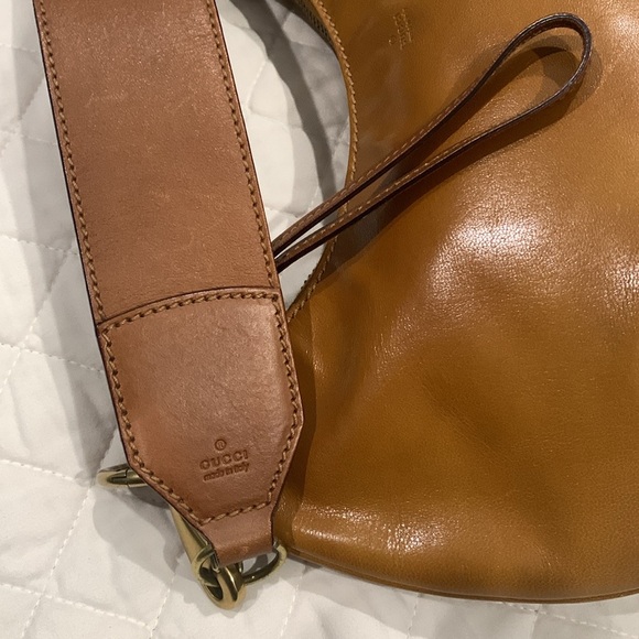 Authentic Vintage Gucci leather crescent hobo shoulder bag - Picture 8 of 12